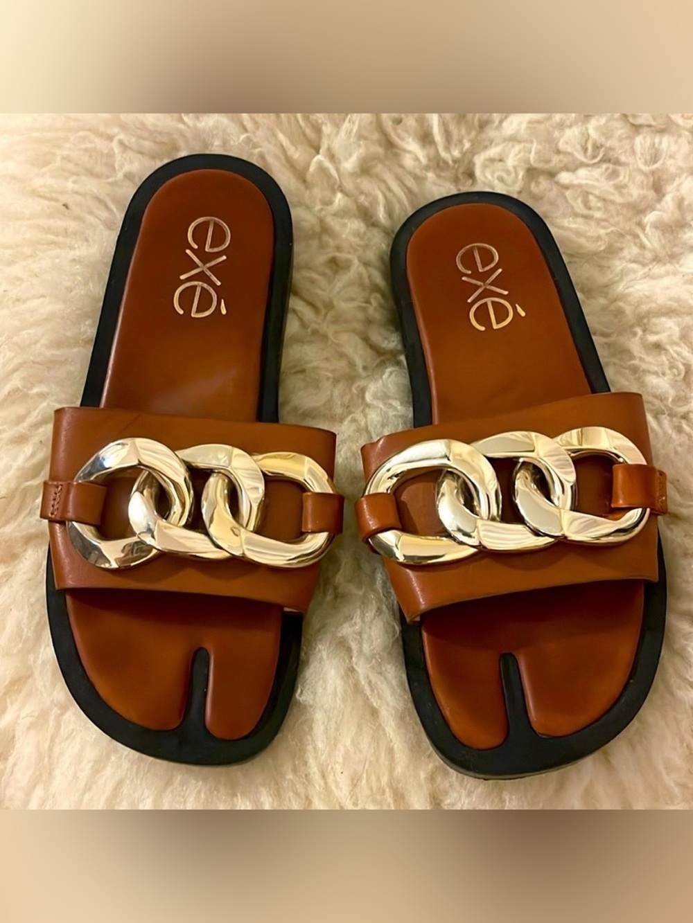 Exé Sandals NWOT